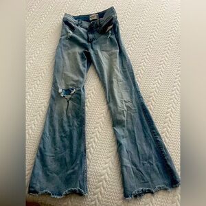 EUC  Abercrombie Kids - high raise flare 
Size: 13/14 - Short